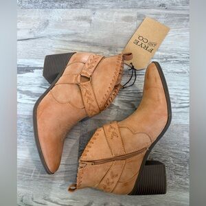 NWT Frye and Co. Womens Palma Stacked Heel Booties, Light Tan, Size 7 1/2